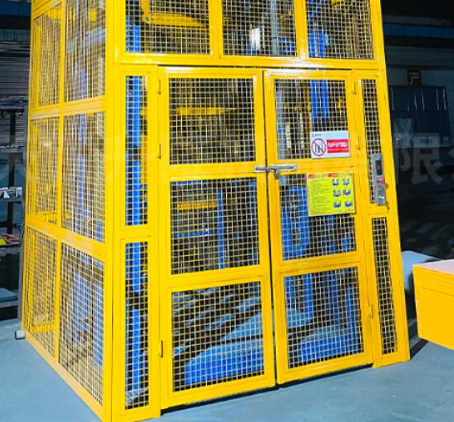 尖山货梯可以安装在室外吗