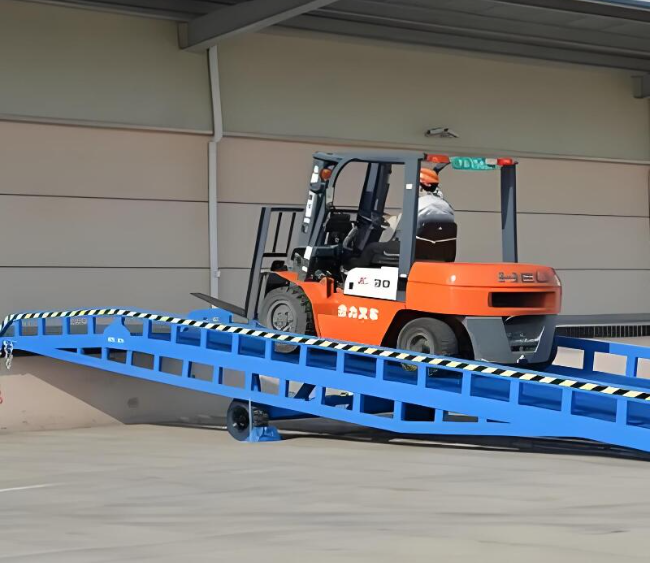 尖山移动式卸货平台（叉车用）